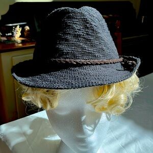 Women’s Lightweight Fedora Style Hat